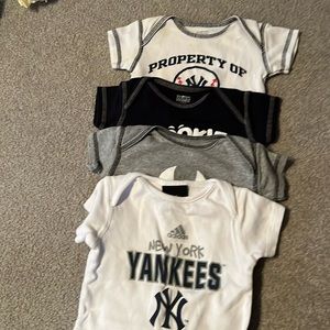 New York Yankee three month four piece shirts
